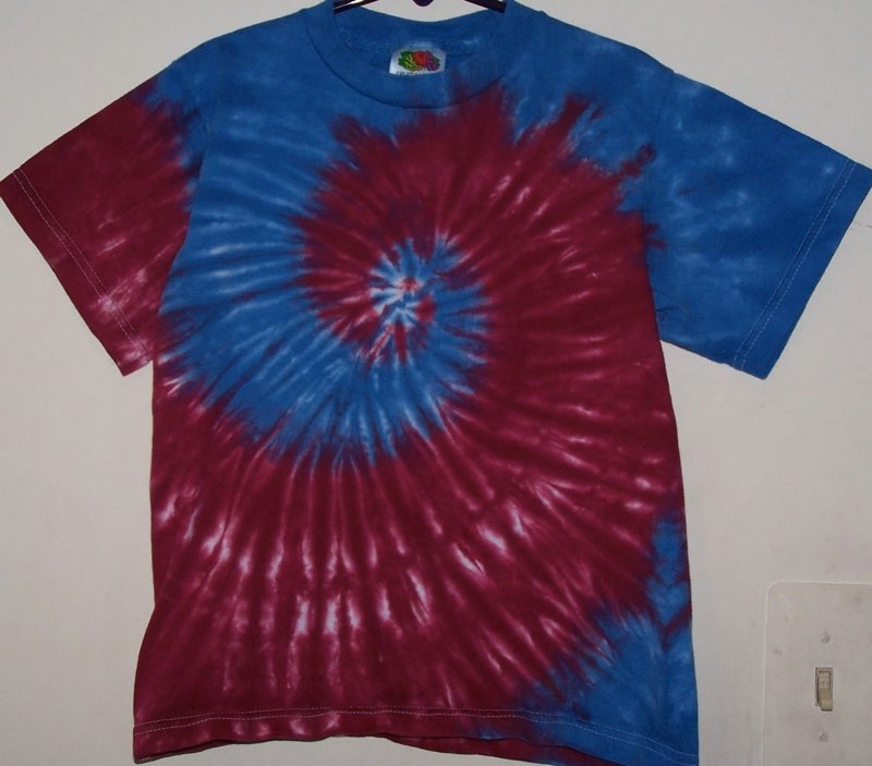 Picture of Maroon/Blue Spiral pattern
